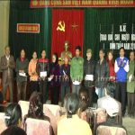 Cơ quan Huyện ủy Đô Lương : Tặng quà cho hộ nghèo, gia đình chính sách tại xã Giang Sơn Tây